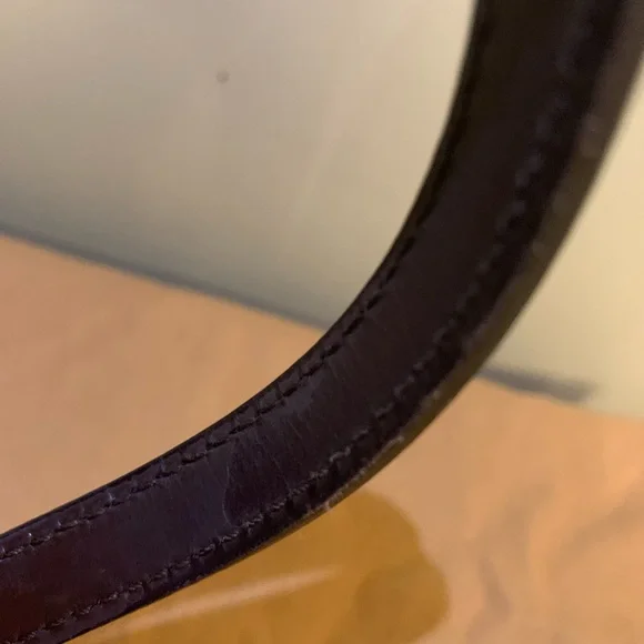 Authentic Louis Vuitton Papillon 26 in Damier - Picture 10 of 15